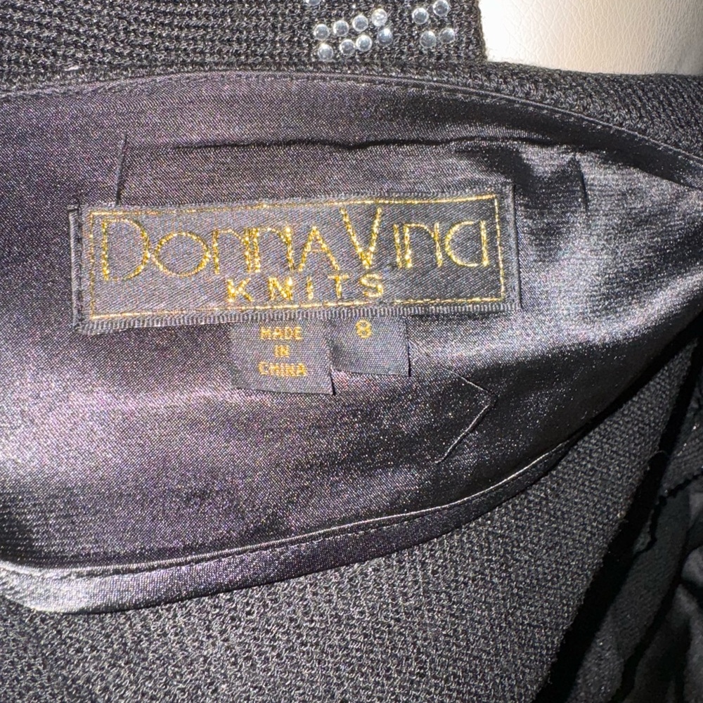 Donna Vinci Elegant Black Jacket with Greek Key Design - Picture 13 of 15